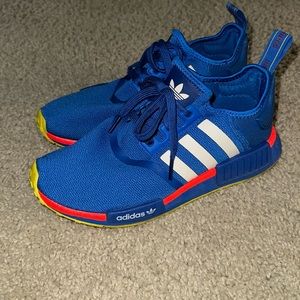 Like new Adidas youth athletic shoes